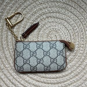 Gucci GG Supreme Monogram Key Case Beige Ebony Cuir. Key Pouch